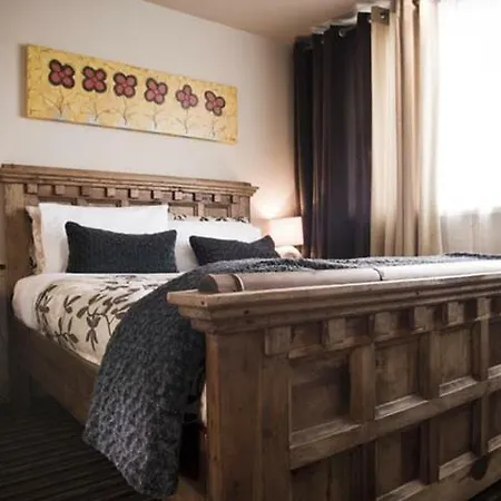 Townhouse Country house
